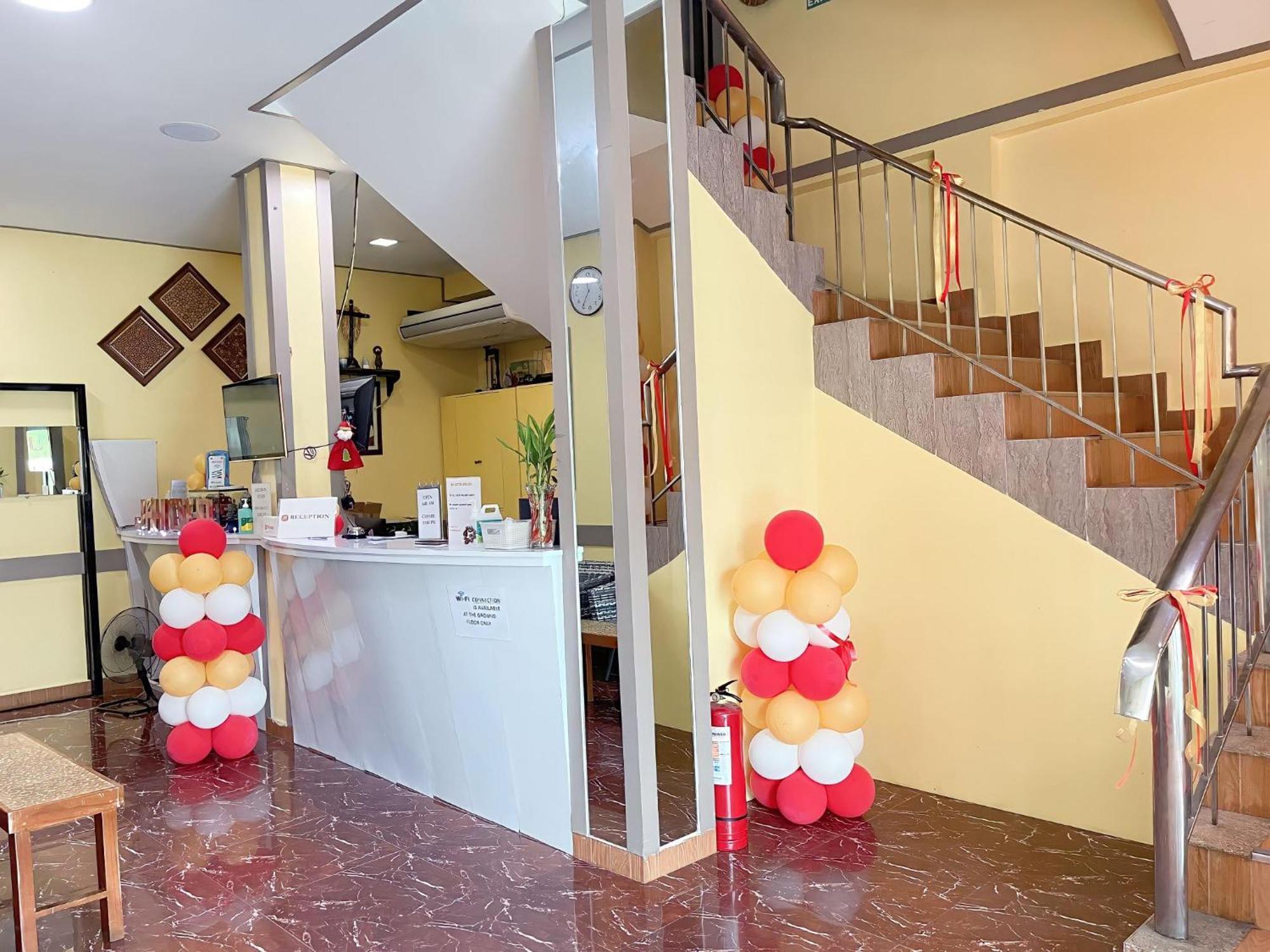 Jun And Helen Hotel And Restaurant Angeles Exterior photo